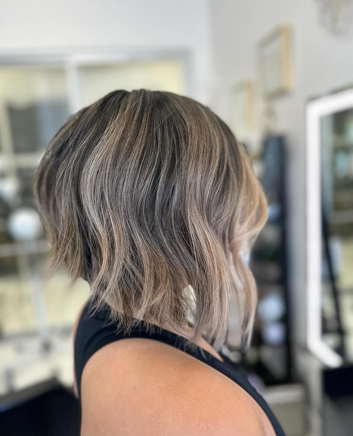 Wavy Layered Bob