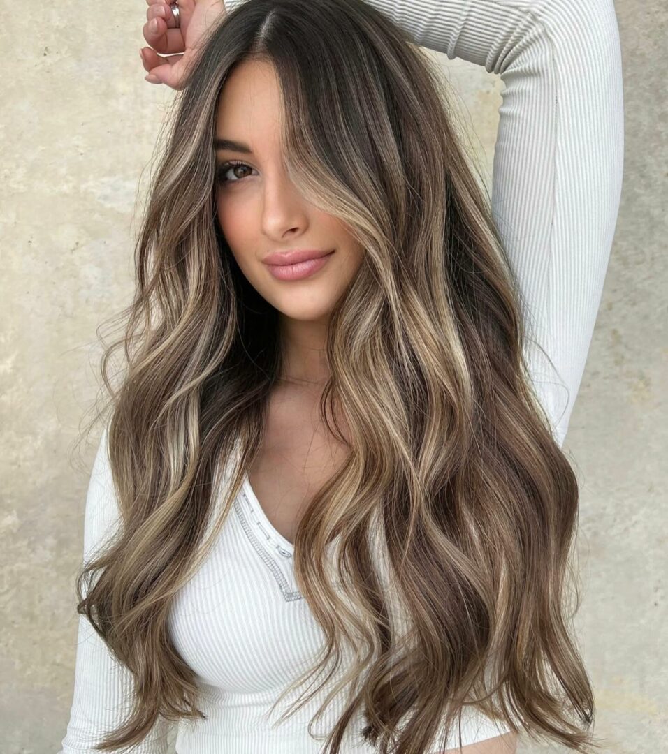 10 preciosas ideas de pelo castaño con mechas que te inspirarán