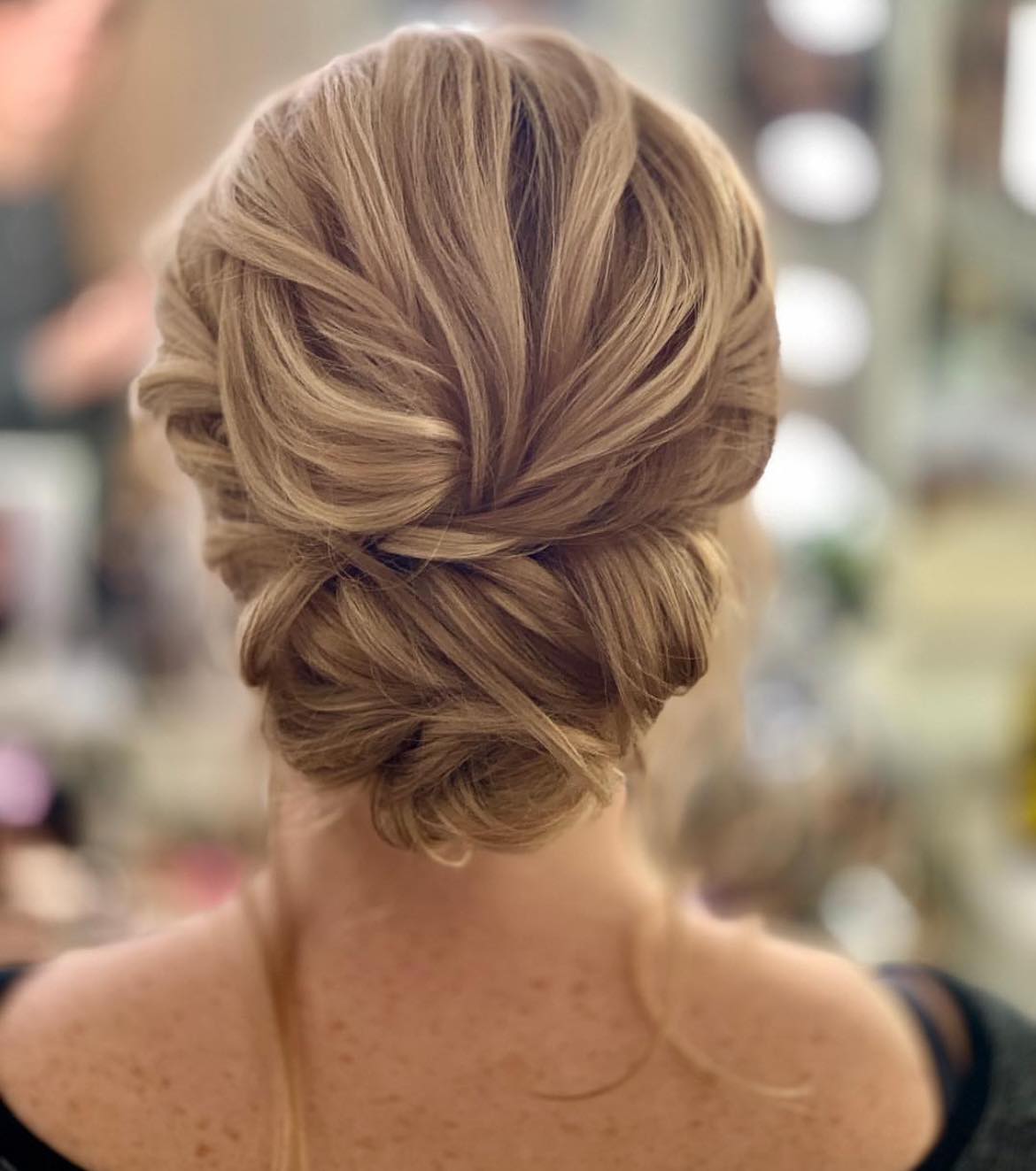 Chignon bas torsadé