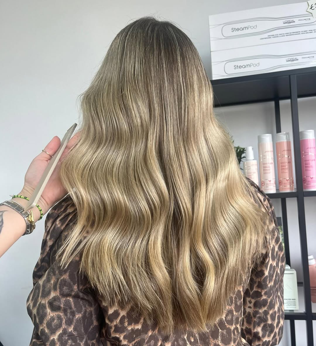 balayage louro escuro