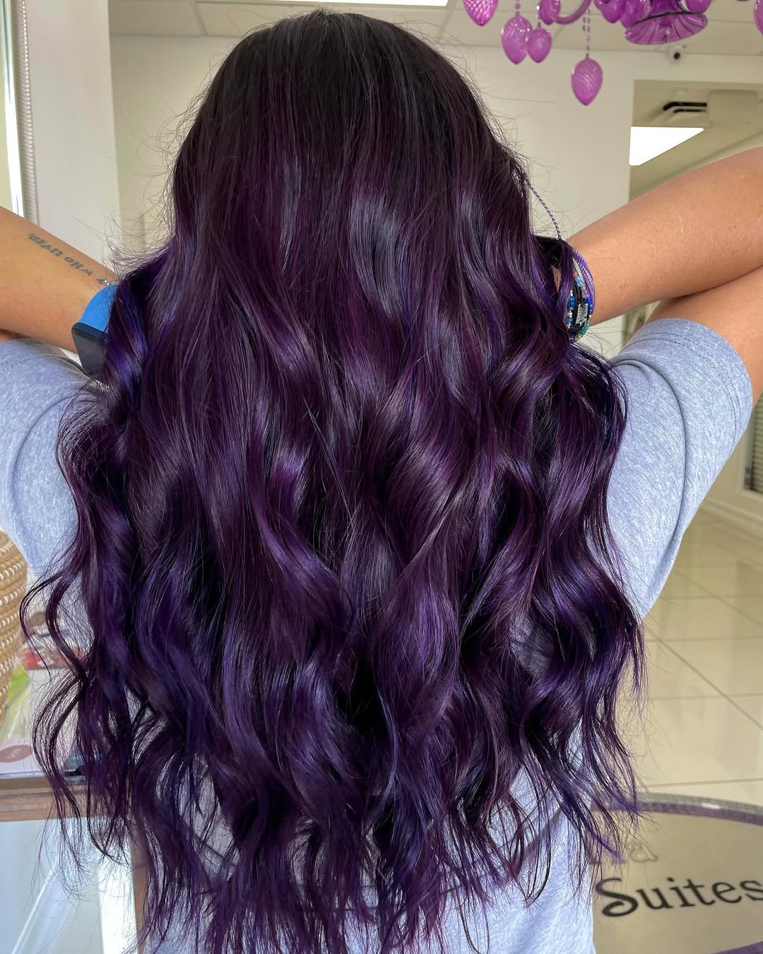 Pelo morado oscuro