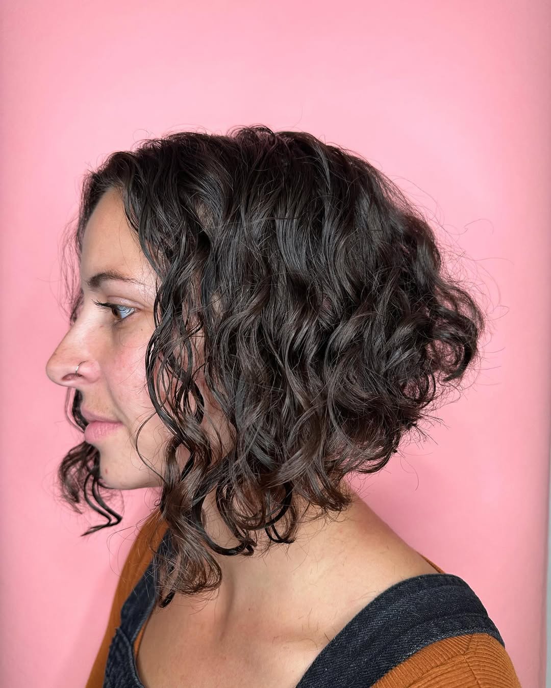 medium inverted curly bob