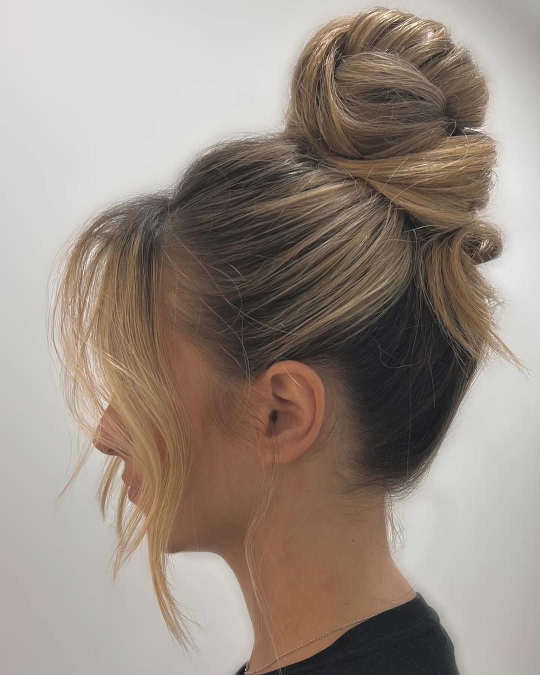 fuori dallo chignon di schiena