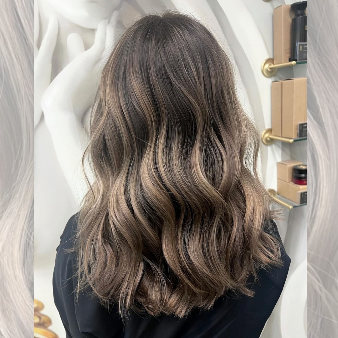 Oud Geld Brunette Omgekeerde Balayage