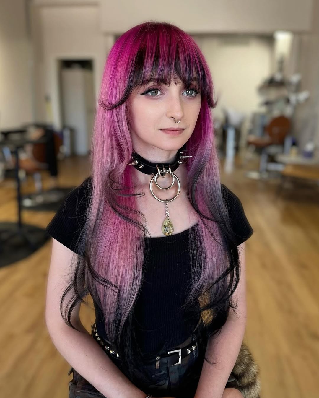 Capelli rosa con punte fumé