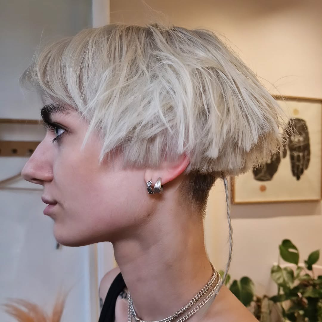 short blunt bob with side part