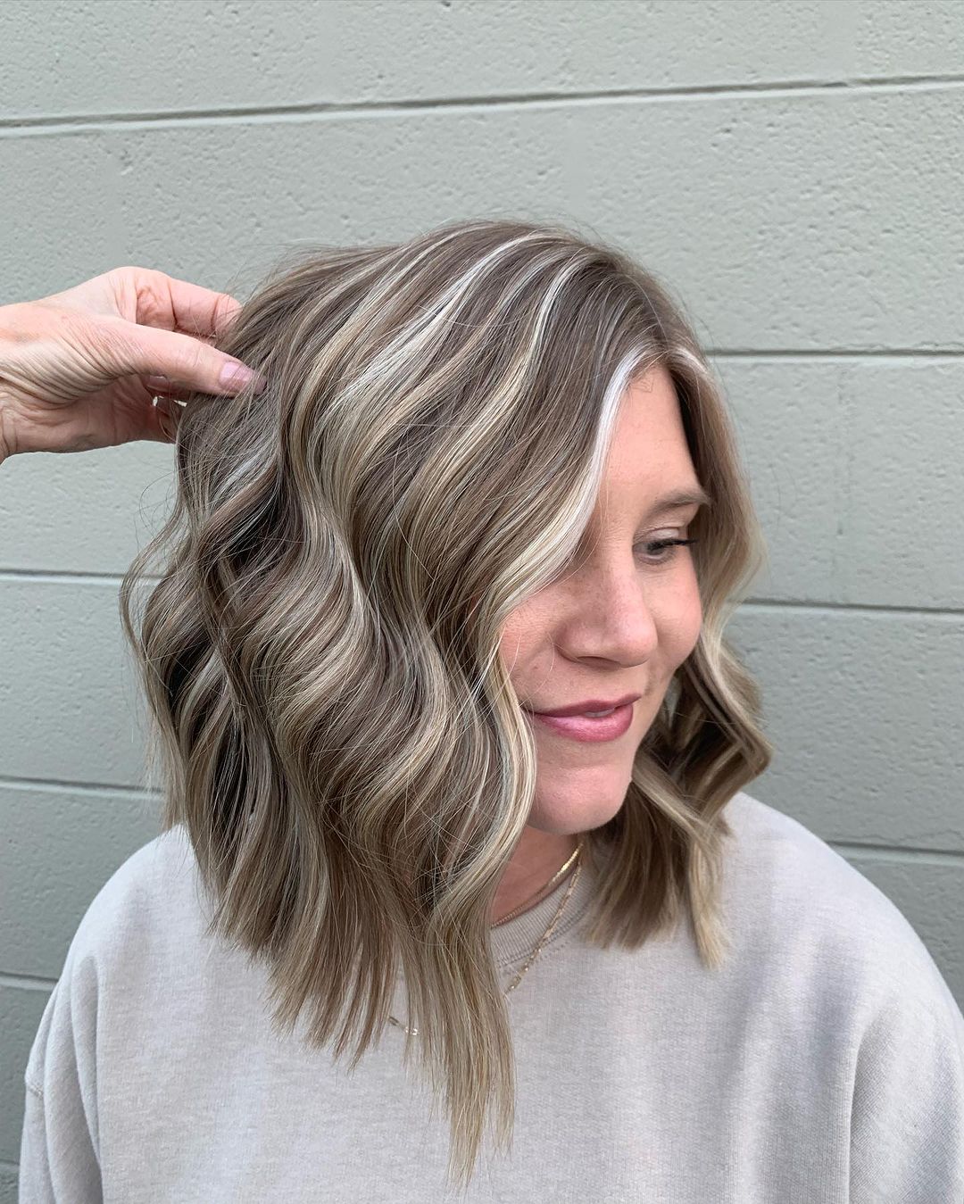 dimensional light blonde highlights