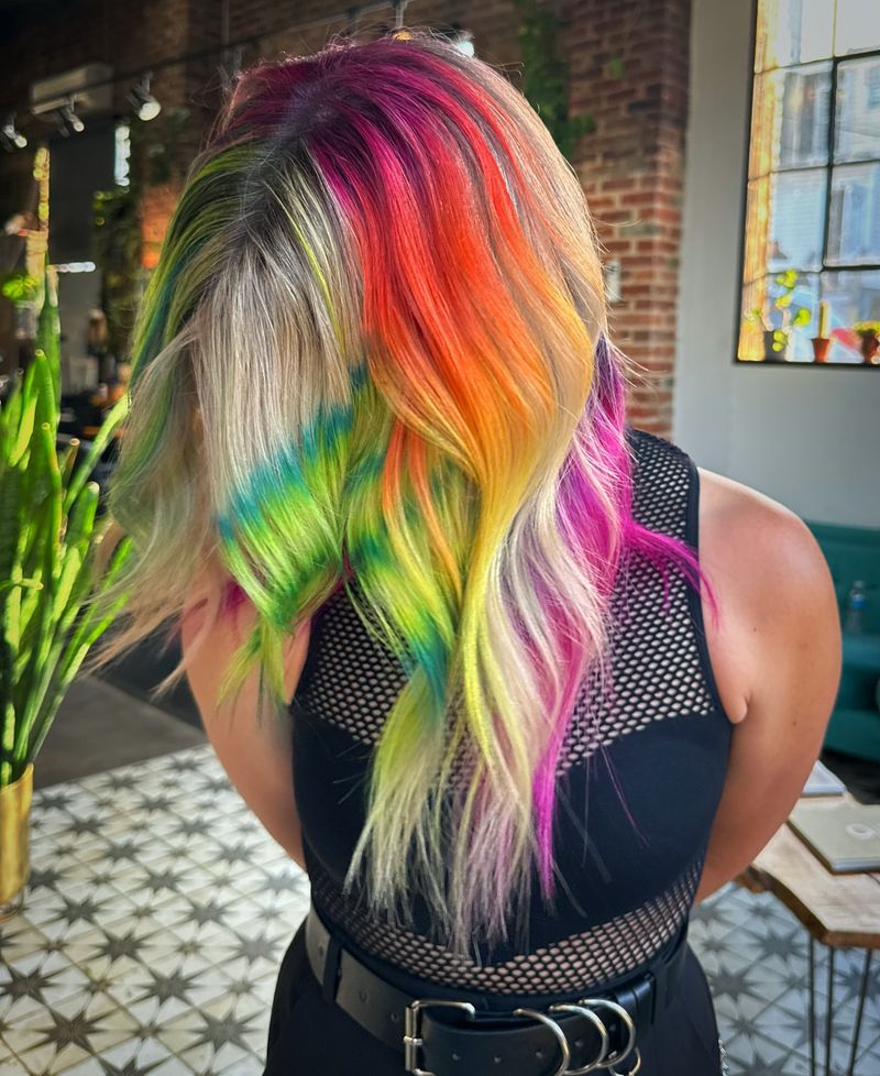 13. Regenboog haar