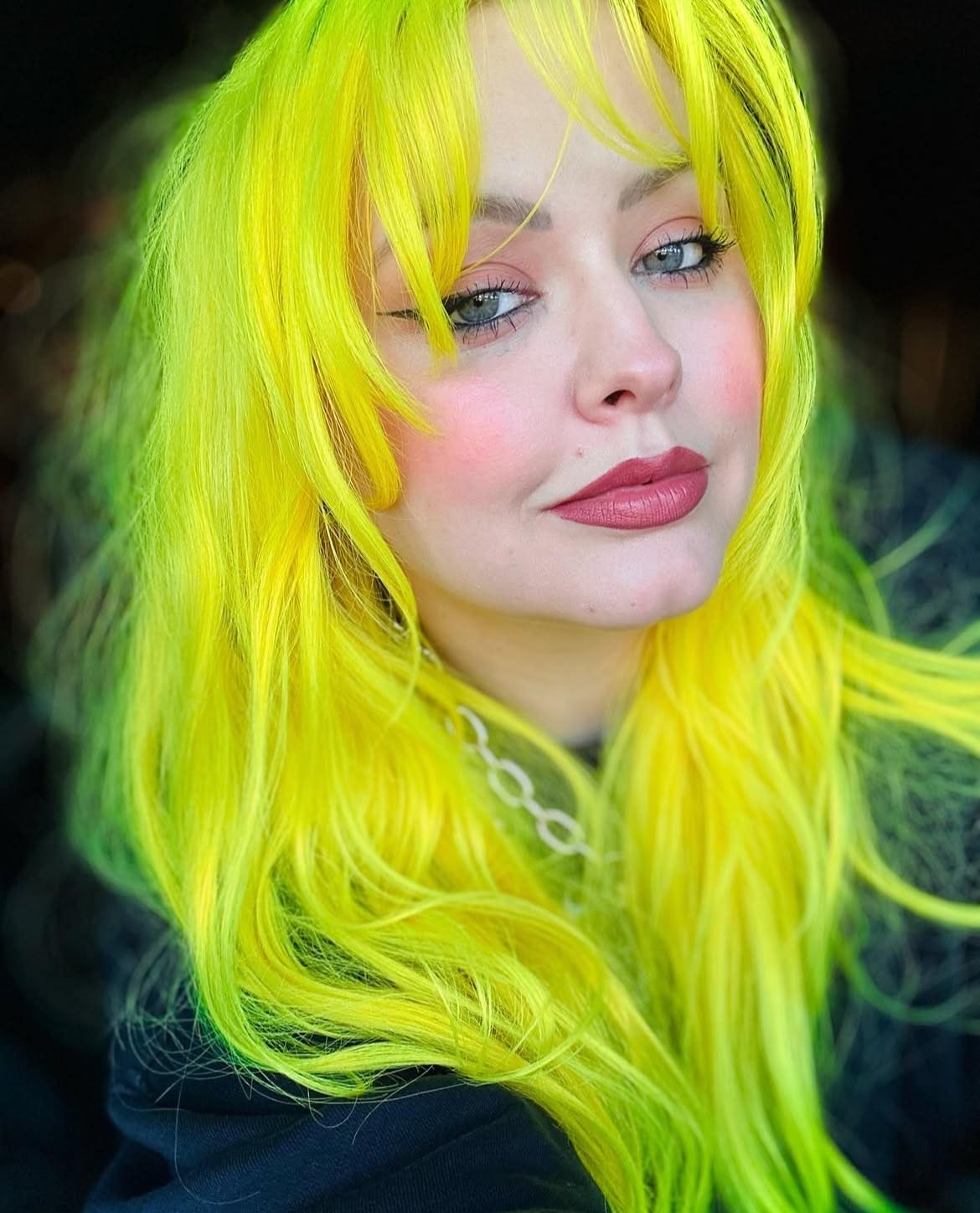 Capelli giallo neon