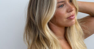 Unlock the Timeless Elegance of Short Light Brown Hair with Blonde Highlights