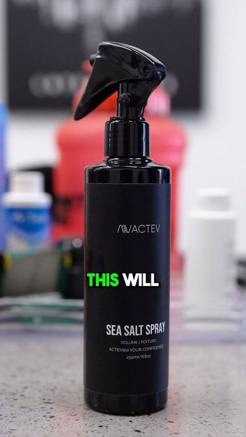 Adicionar textura com spray de sal marinho