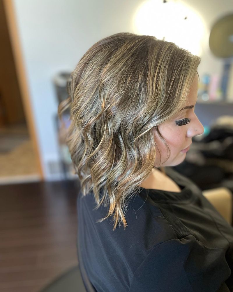 Bob angulaire avec balayage