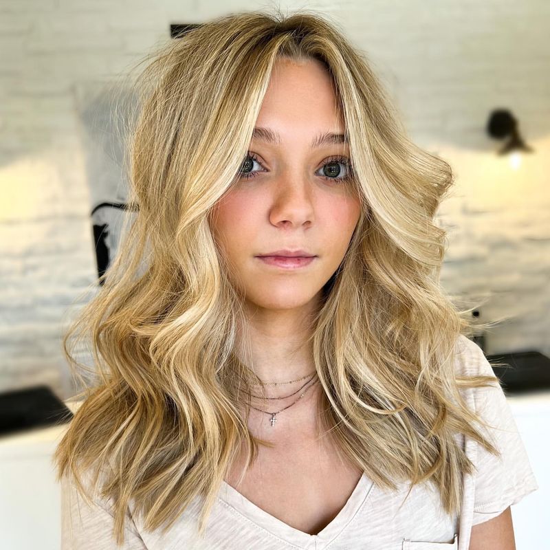 Beachy Waves for Round Faces