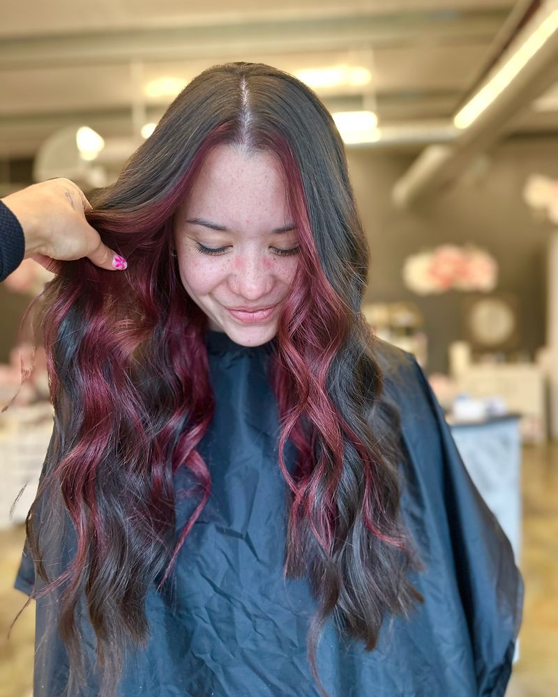 Bold Plum Peekaboo Highlights (reflets de prune audacieuse)