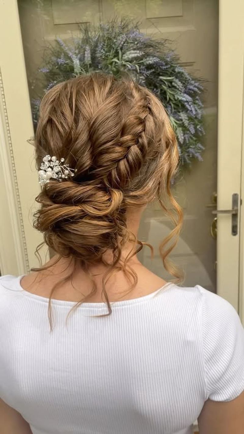 Coiffure tressée avec volume