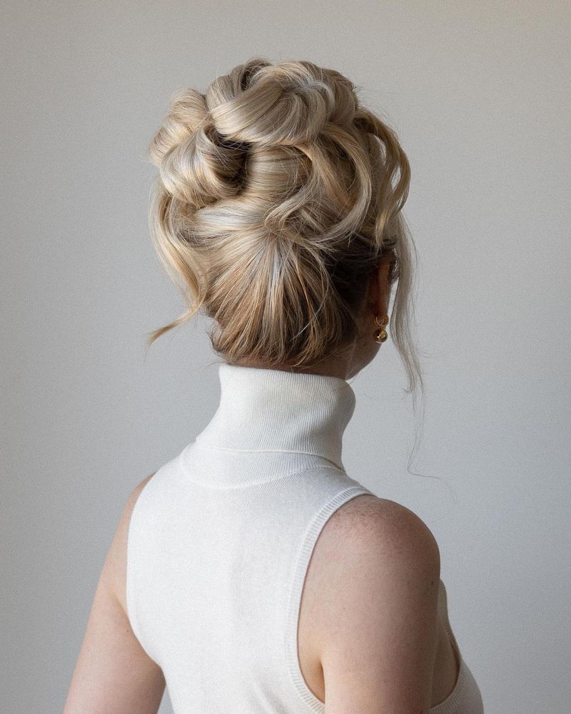 Chignon classique décoiffé