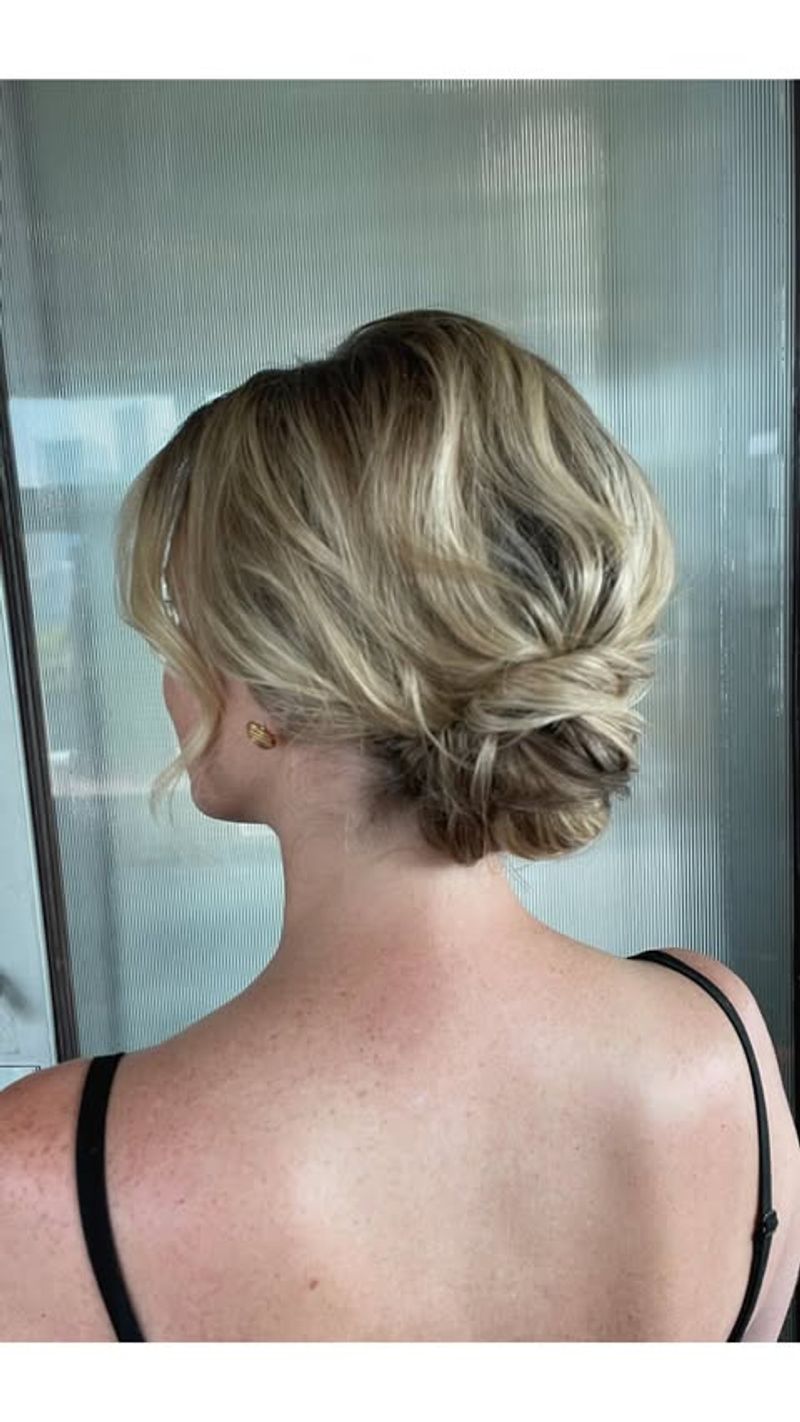 Chignon baixo elegante