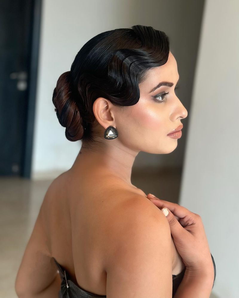 Glamorous Retro Finger Waves