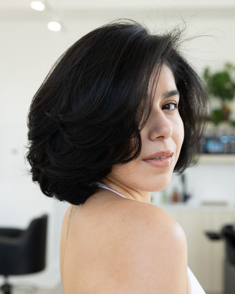 Bob dégradé avec balayage latéral