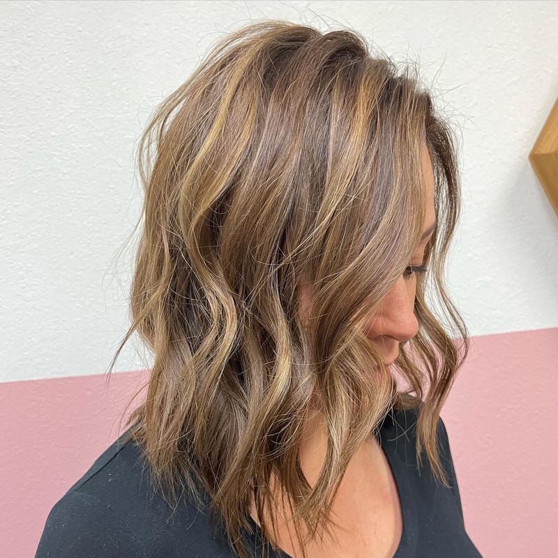 Layered Lob with Bold Streaks