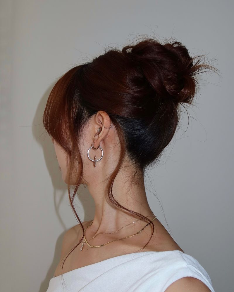 Chignon acajou désordonné