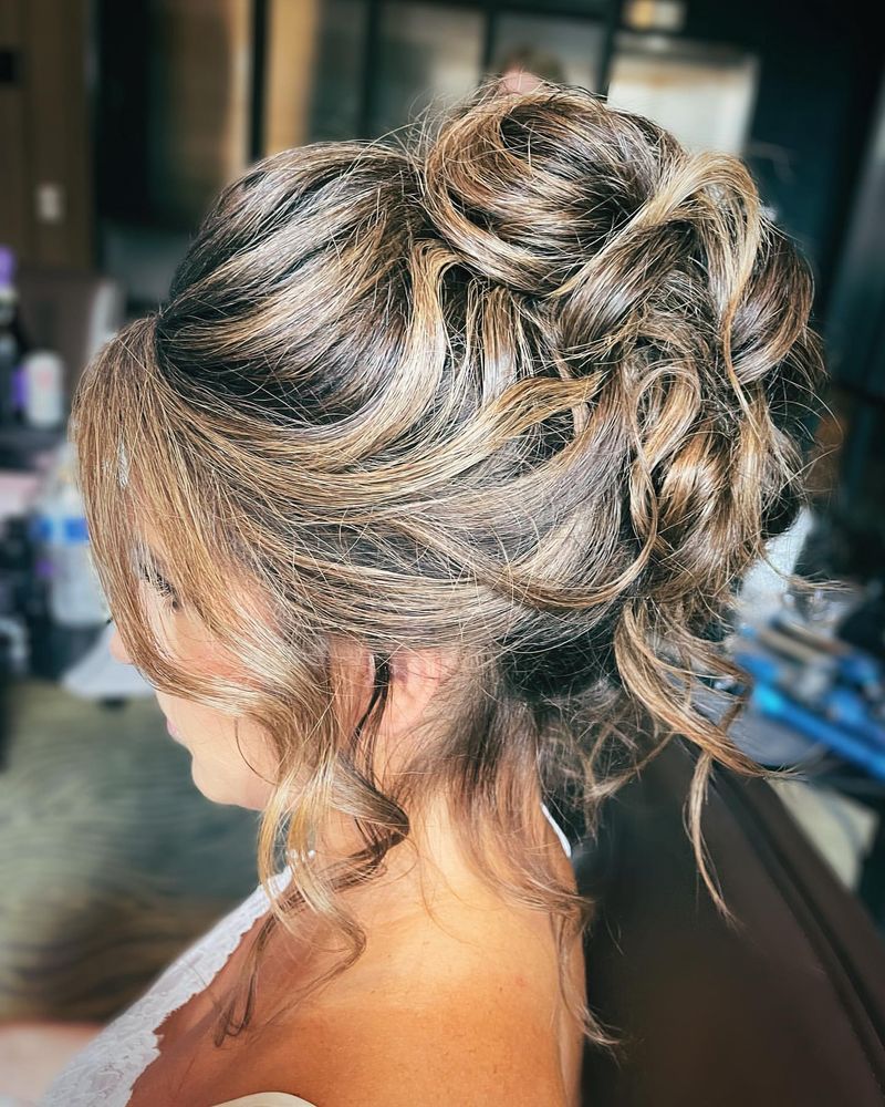 Updo desordenado