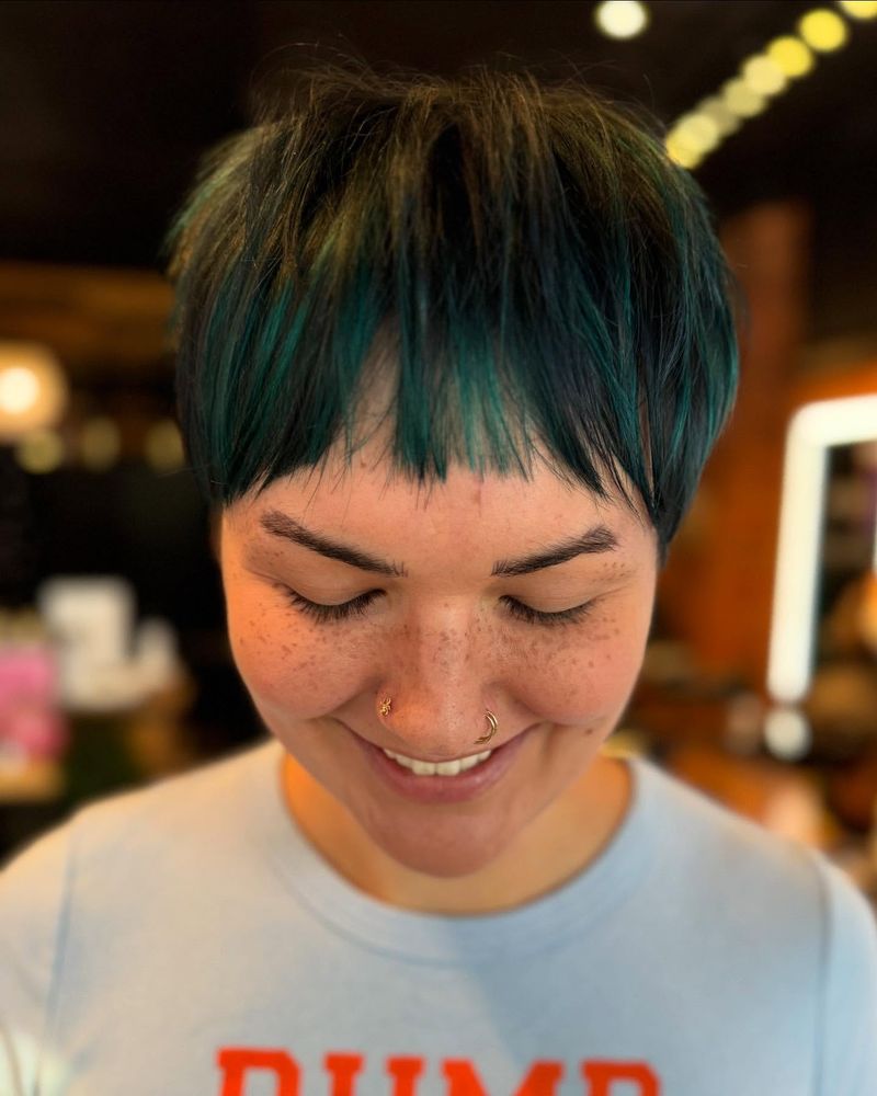 Pixie avec bloc de couleur audacieux