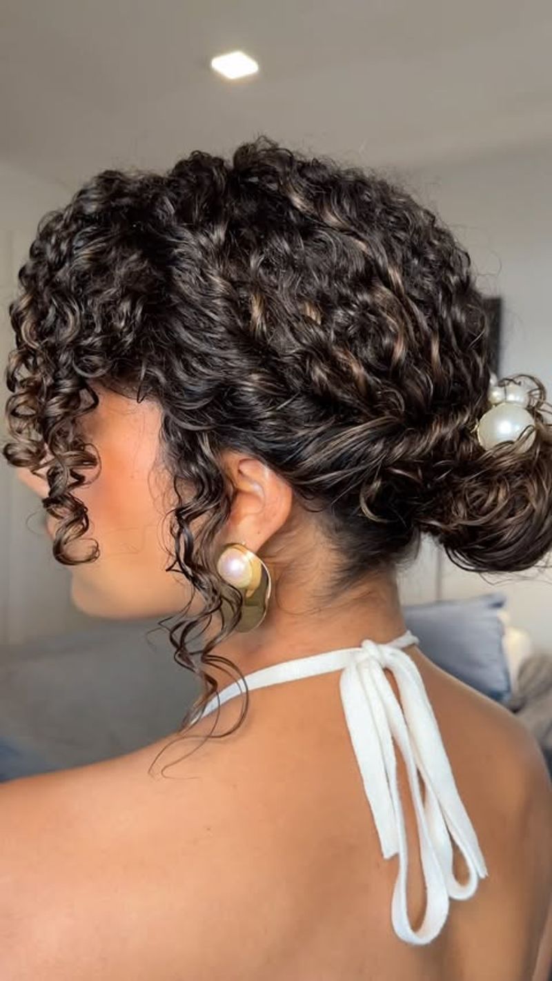 Penteado Curto e Encaracolado