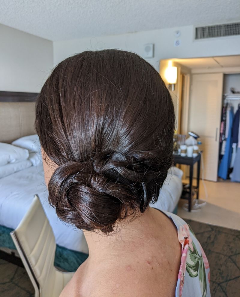 Chignon balayé sur le côté