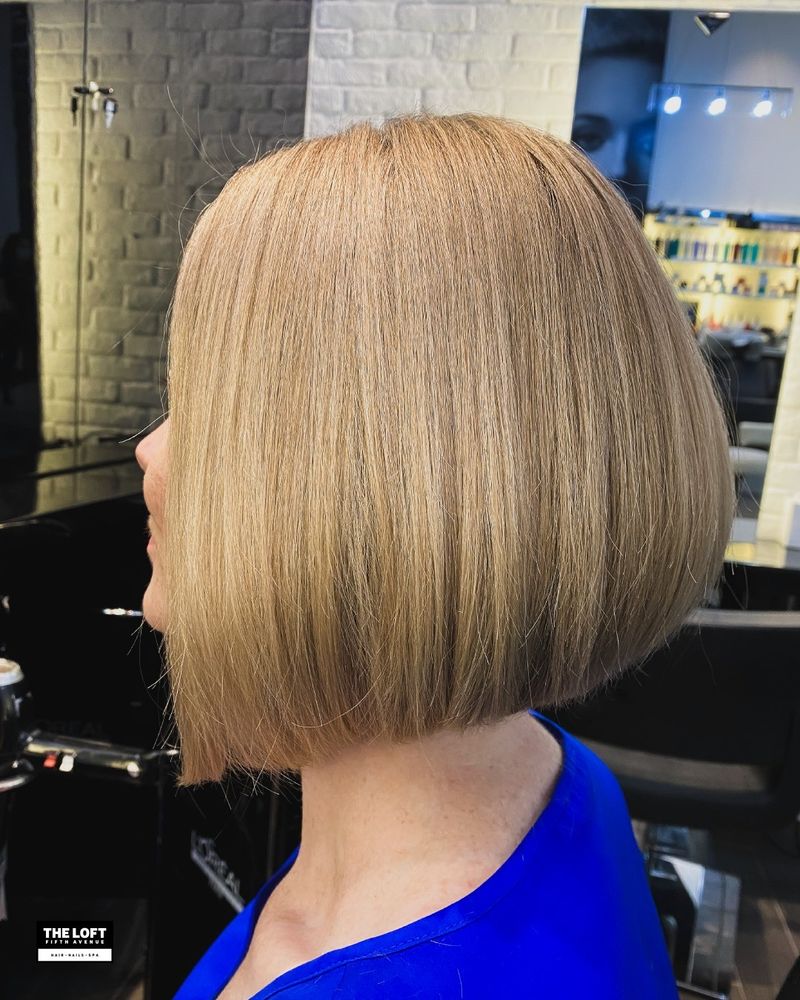 Sleek Bob for Oval Faces