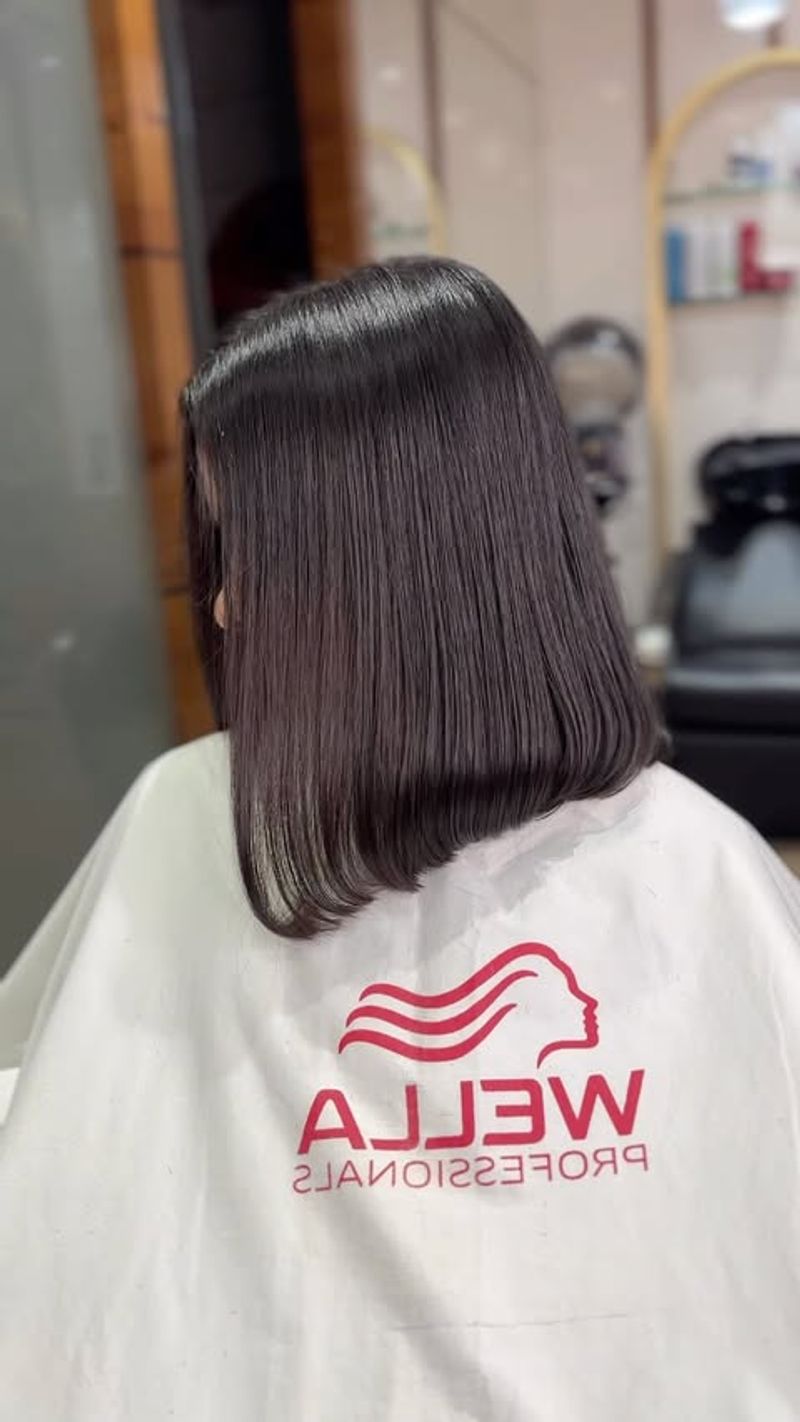 Sleek Straight Lob