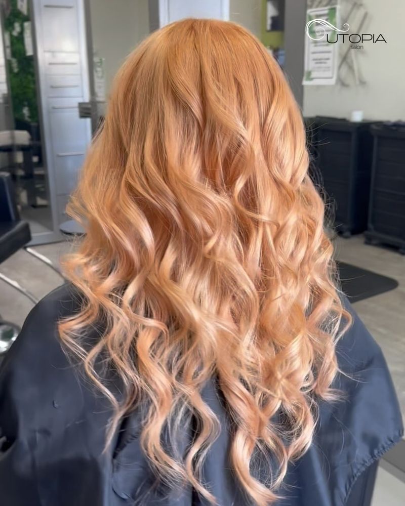 Soft Strawberry Waves