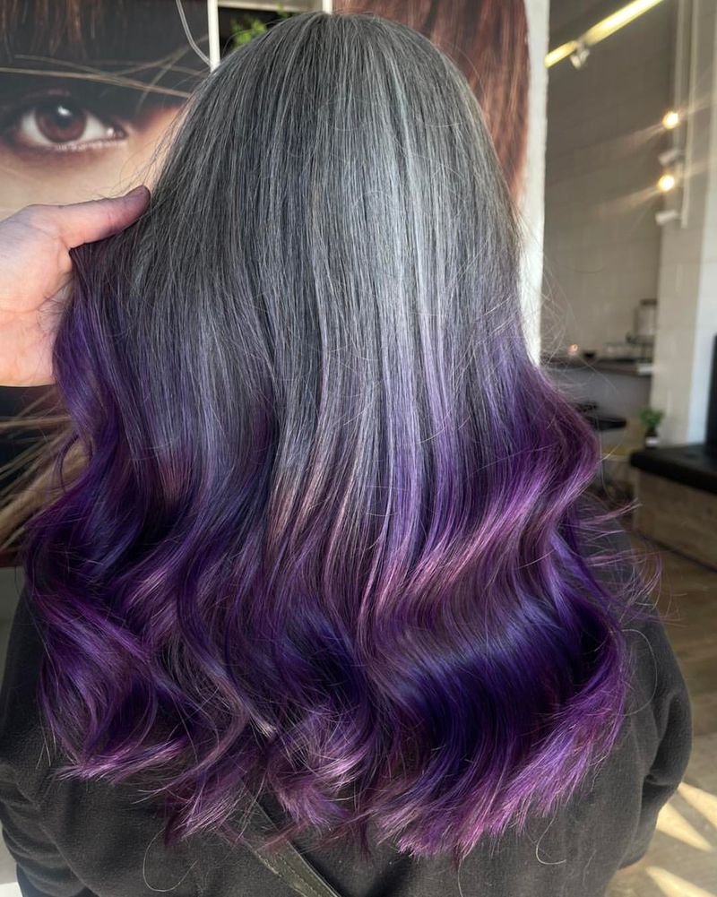 Droite et lisse avec des pointes violettes