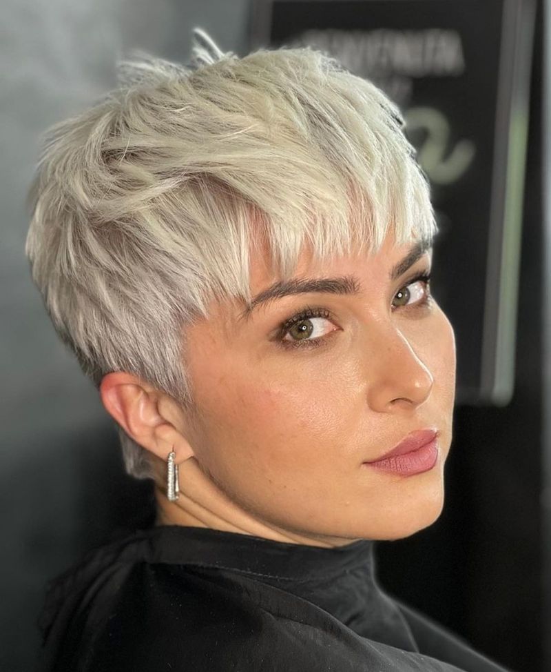 Coupe Pixie effilée