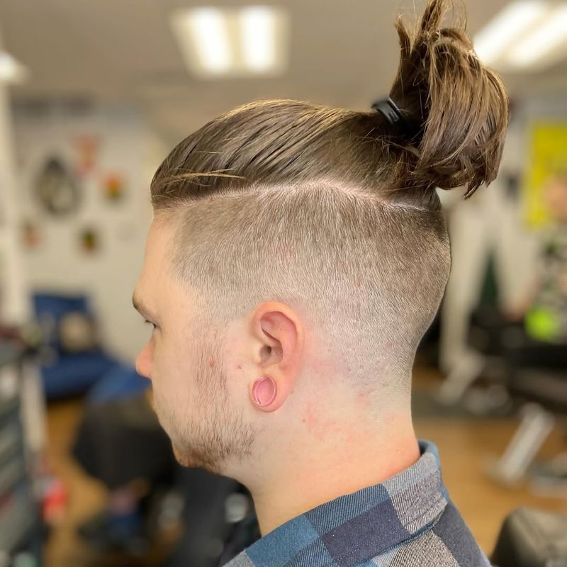 Il Man Bun con Undercut