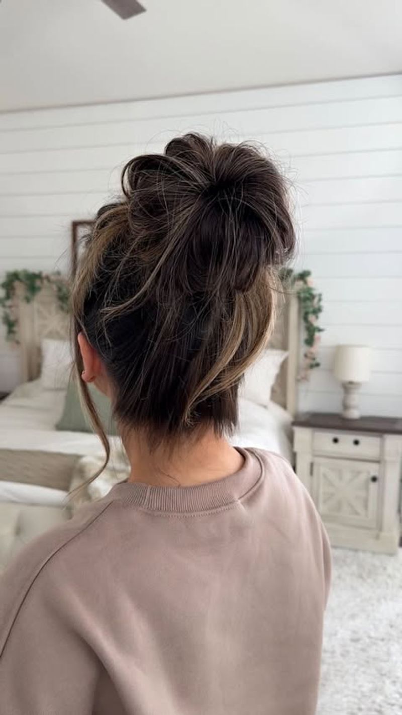 Prueba la variante Top Knot