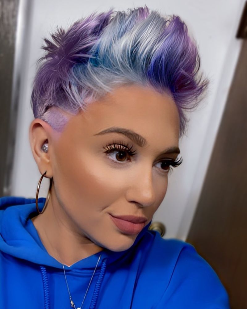 Pixie com corte inferior em tons pastel