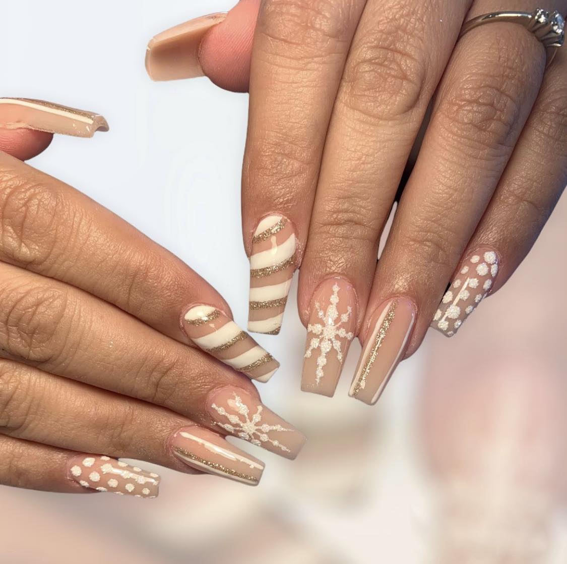 Uñas de invierno de bailarina blanca