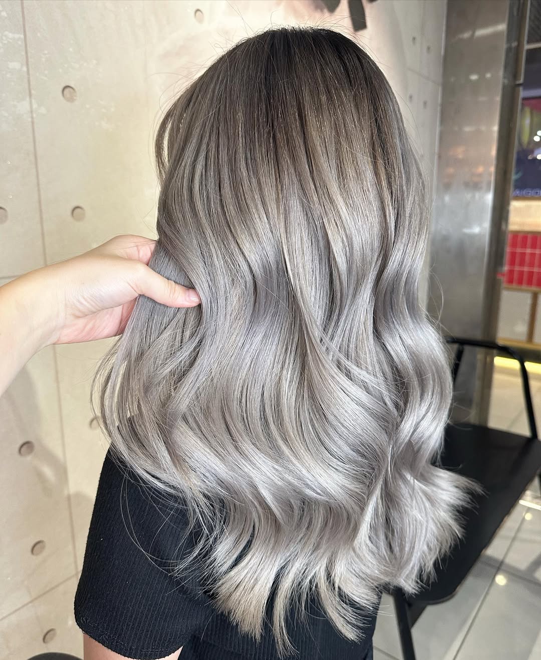 licht asgrijs beige balayage