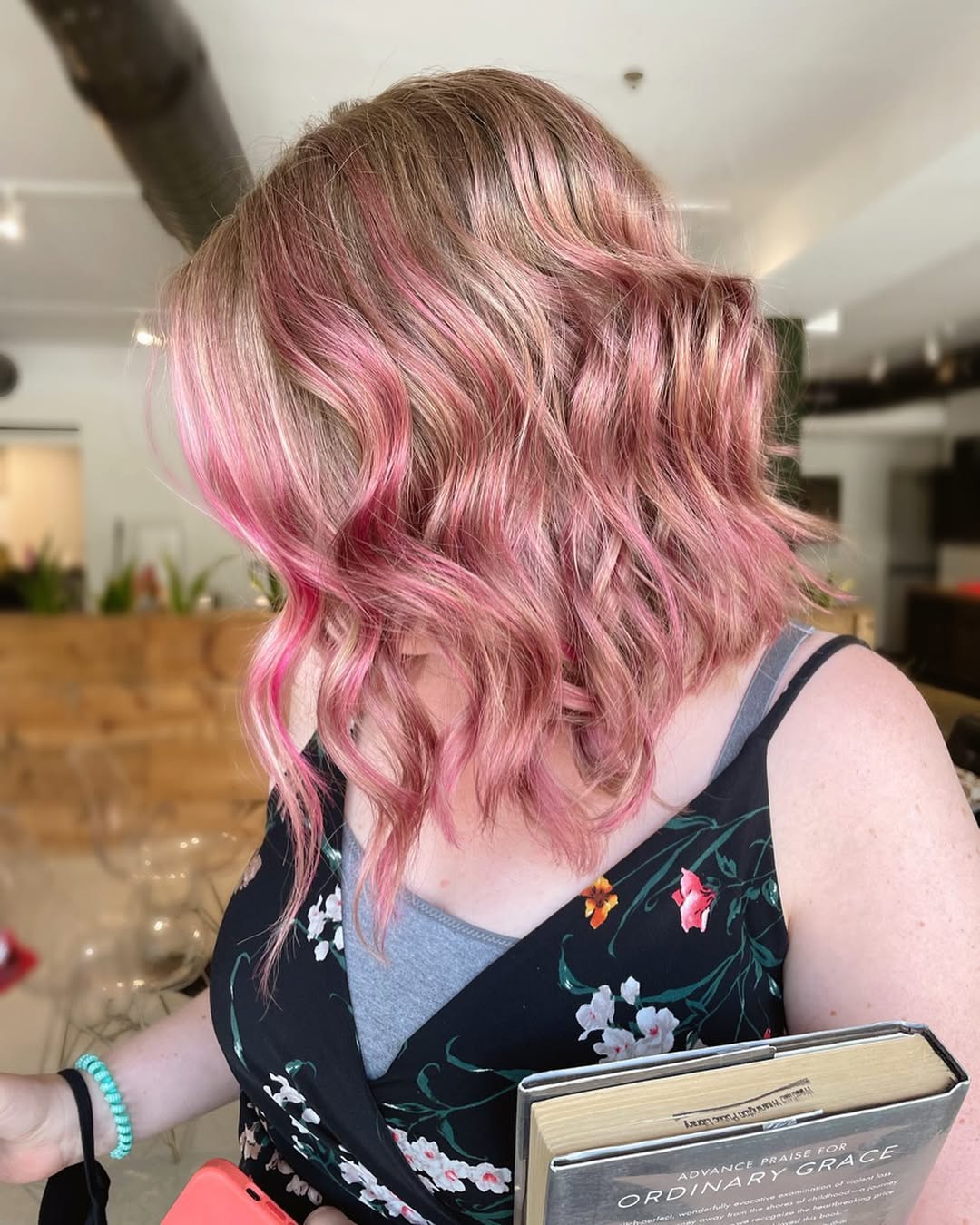 lob angular balayage cor-de-rosa