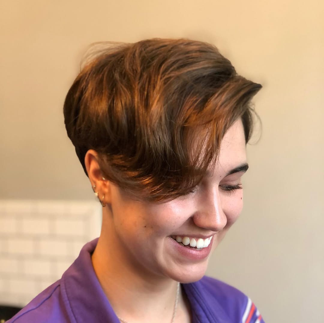 Coupe pixie avec frange