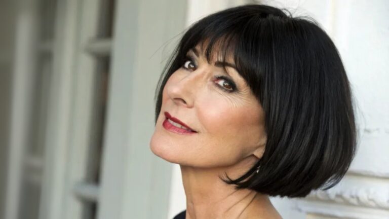 10 coupes de cheveux noires pour les femmes de plus de 50 ans, plus 23 autres coupes qui font reculer l'horloge