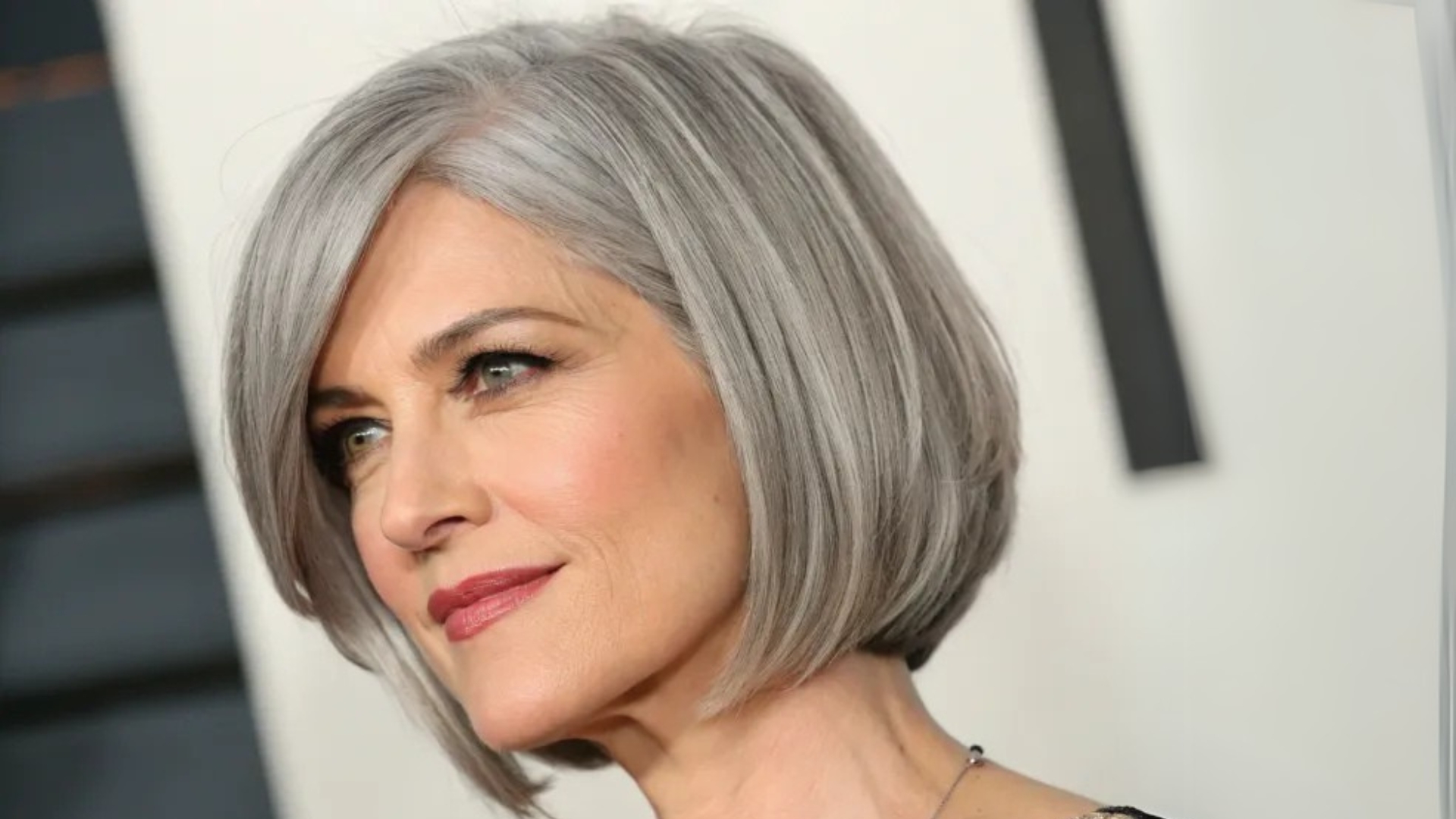 22 Coupes de cheveux courtes qui sont encore plus belles avec des cheveux gris