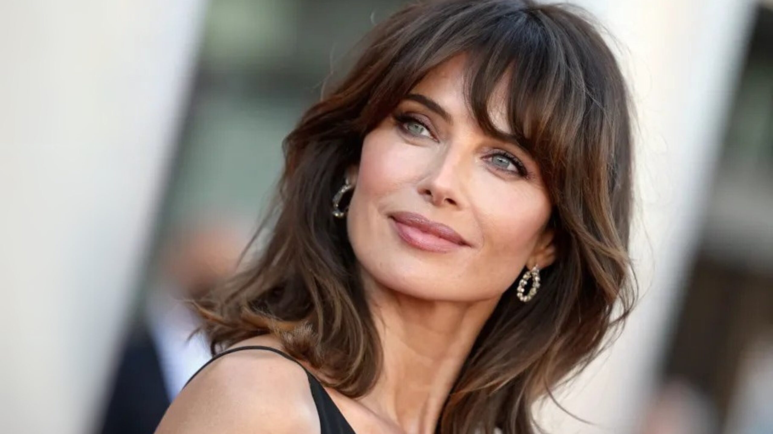 25 Beautiful Wispy Bangs To Change Up Your Hairstyles