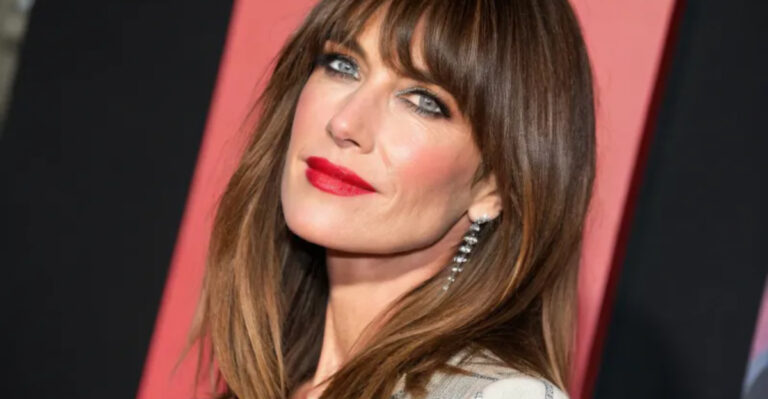 30 Long Bob Hairstyles For Women Over 40 That Are Fashion-Forward