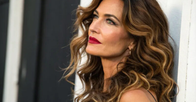 32 ideas frescas de color de pelo que las morenas no pueden perderse en 2025