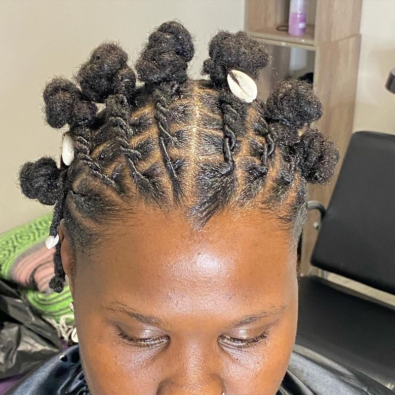 Bantu Knots with Flat Twists