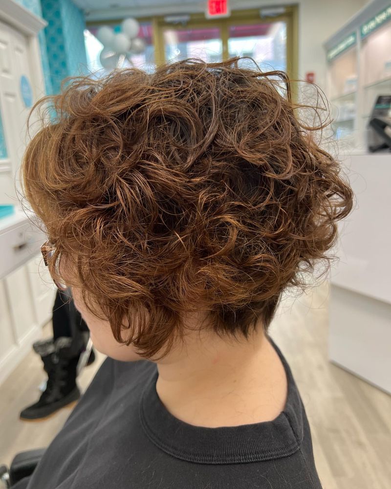 Bouncy Curls Wedge