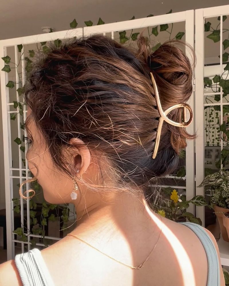 Penteado com pinça chique