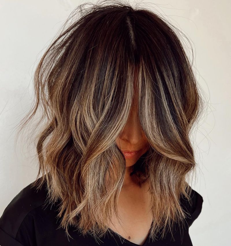 Chic Shoulder-Length Cut with Layers